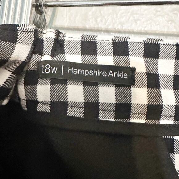 Talbots Hampshire Gingham Ankle Pant women's plus size 18W black/white - Picture 4 of 12